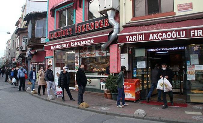 İstanbul'da sokağa çıkma yasağı öncesi bu kez izdiham yaşanmadı