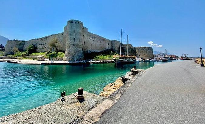 Koronavirüs KKTC turizmini de vurdu: Turizm cenneti Girne 'Hayalet Şehre' dönüştü