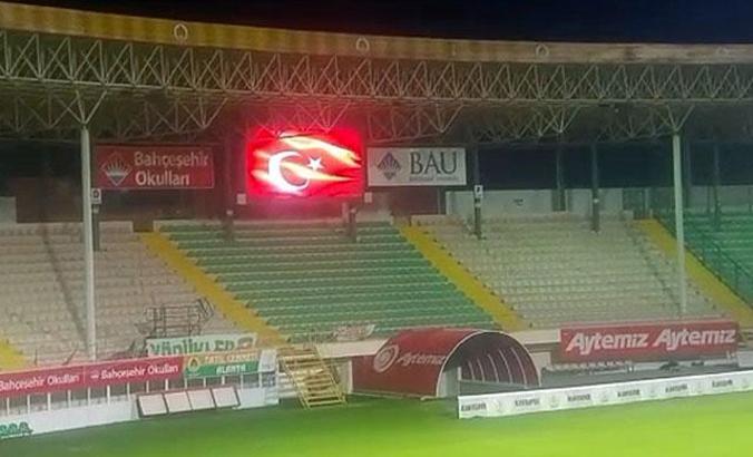 Alanyaspor'un stadında, İstiklal Marşı 23 Nisan için çaldı