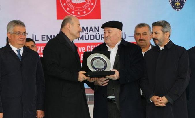 Bakan Soylu'nun plaket verdiği iş insanı, koronavirüsten öldü