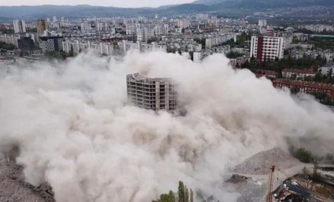 Sofya’da komünizm simgesi 17 katlı “hayalet” bina imha edildi