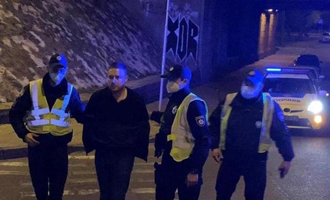 Ukrayna'da sarhoş belediye başkan yardımcısı polise saldırdı
