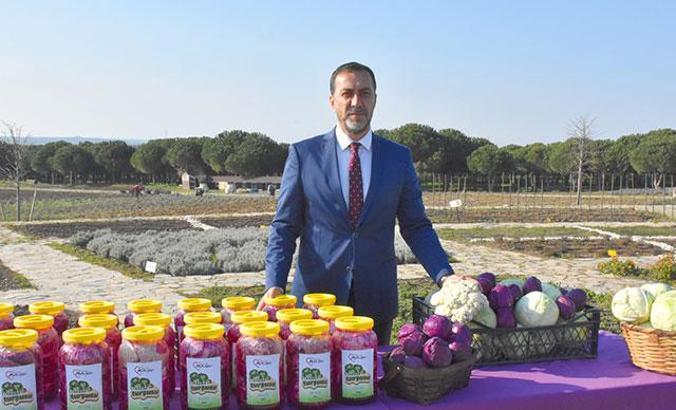 Organik turşu ve fasulyeler Silivri Gıda Bankası’na teslim edildi