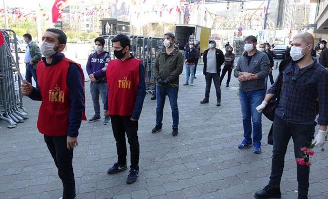 Kazancı Yokuşu'nda sosyal mesafeli 1 Mayıs anması