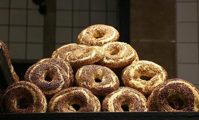 Manisa'ya özgü taban simidi, sahur sofralarının vazgeçilmezi