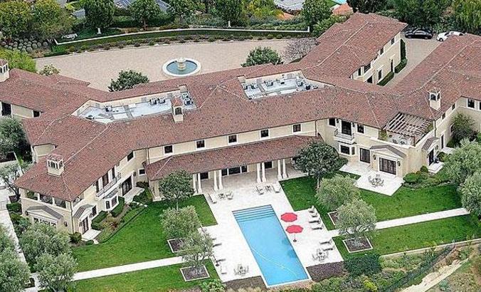 Prens Harry ve Meghan Markle’ın yaşadığı lüks malikane ilk kez görüntülendi