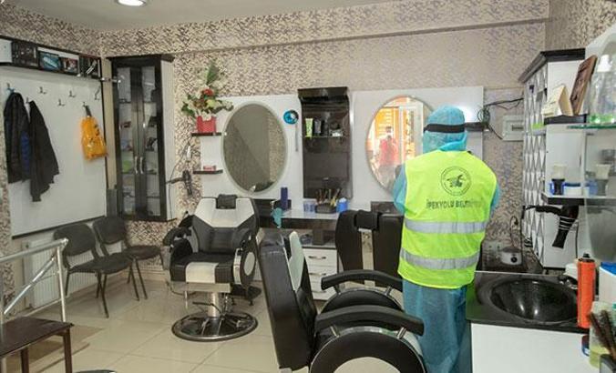 Van'da berber ve kuaförler dezenfekte edildi