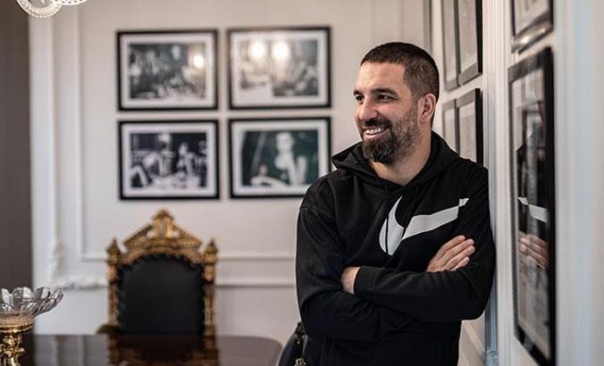Arda Turan'dan öğrencilere mesaj