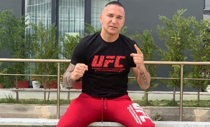 Dünya ve Avrupa kick-boks eski şampiyonu Devrim Akarsu'nun ringe çıkış tarihi belli oldu