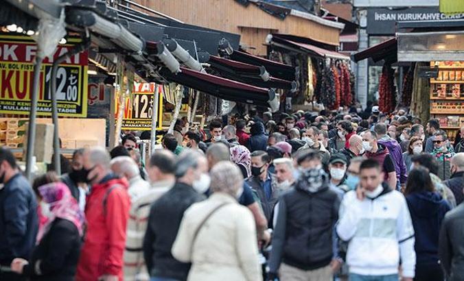 Eminönü'nde bayram alışverişi yoğunluğu