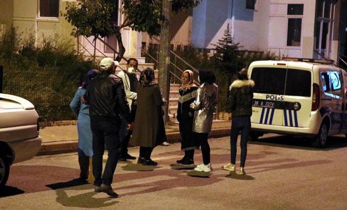 Bayramlaşmak için gittikleri akrabalarını ölü buldular