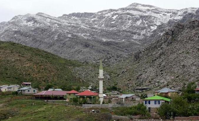 Antalya'nın Göktepe Yaylası'nda mayıs karı