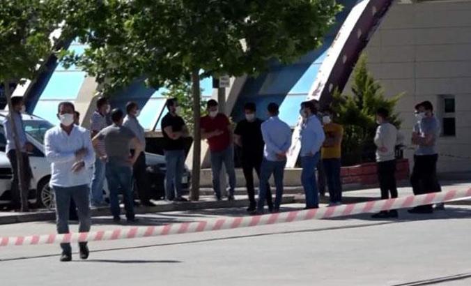 Çalışan koronavirüsten hayatını kaybetti, market karantinaya alındı