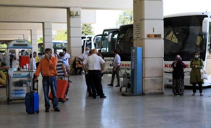 Antalya Otogarı'nda bayram sonrası yoğunluğu