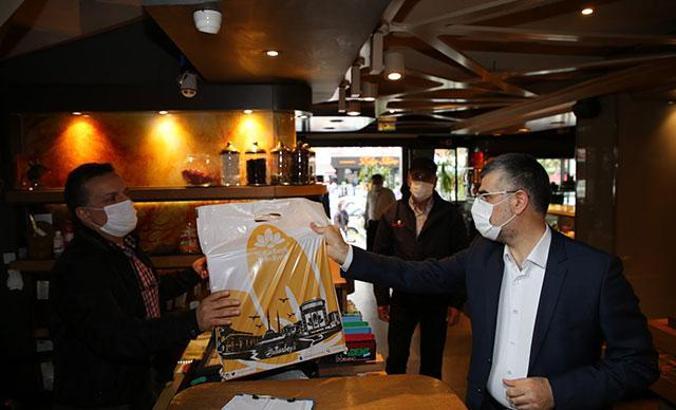 Sultanbeyli'de açılan dükkanlarda siftah Başkan Keskin’den