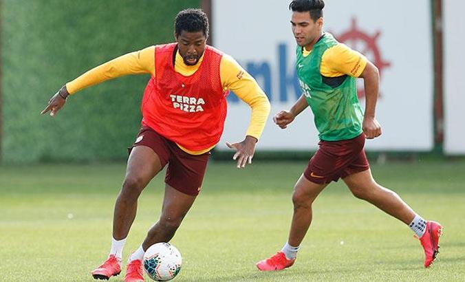 Galatasaray günü çift antrenmanla kapattı