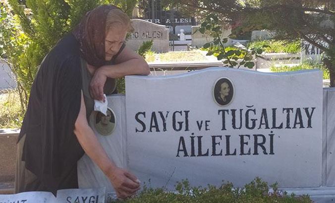 Savcılık zaman aşımını durdurdu, anne kızının mezarı başına gitti