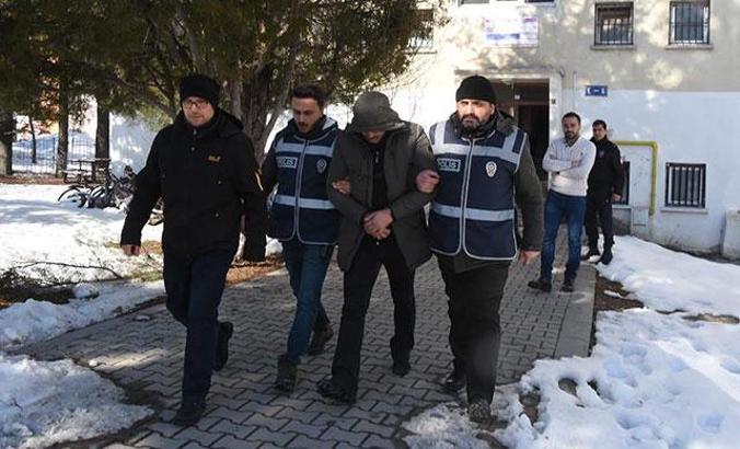 Hülya Avşar'ın evini de soymuştu! 'Binbir surat' cezaevinde öldü