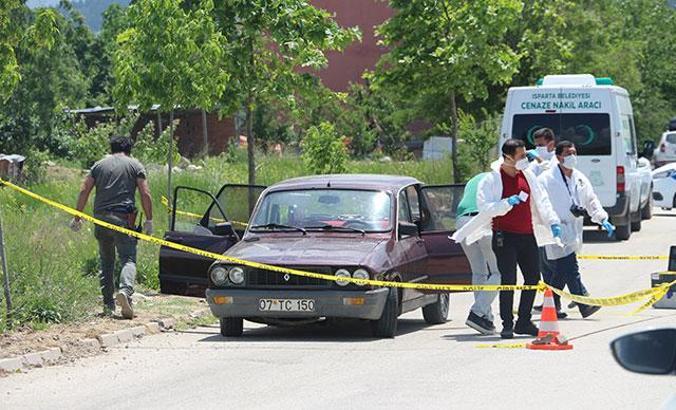 Otomobildeki cinayetle ilgili 3 kişi gözaltına alındı
