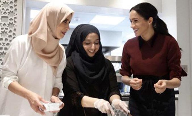 Meghan Markle Grenfell Kulesi’nde ölenleri andı, Müslüman kadınlara teşekkür etti