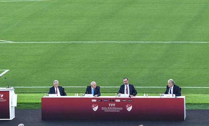 UEFA'nın Şampiyonlar Ligi finali kararı sonrası İstanbul'da önemli zirve