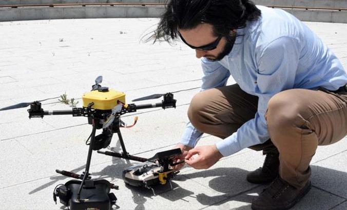 Üniversite, 3 kilo yük taşıyabilen insansız hava aracı 'multicopter' üretti