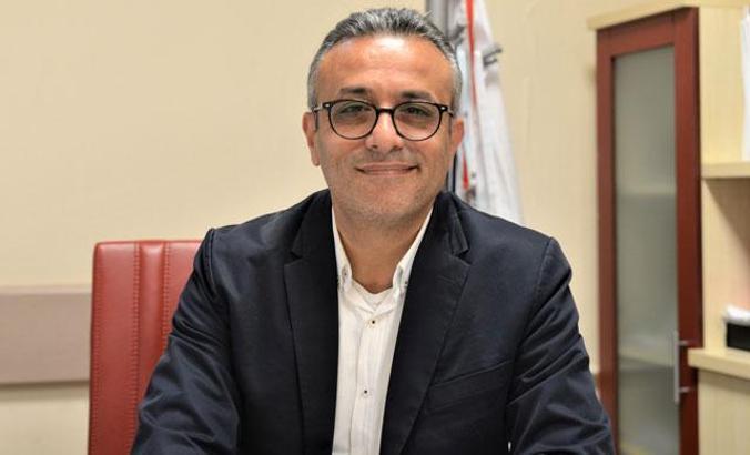 Kene riskine karşı beyaz giysi