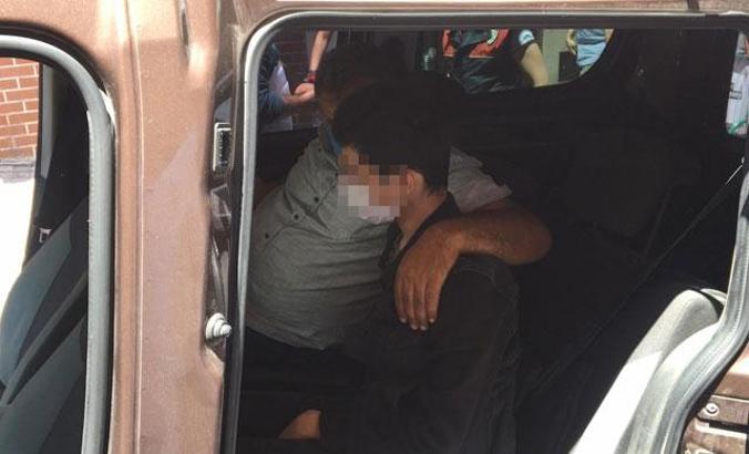 İngilizce kursuna pompalı tüfekle geldi, tavana ateş etti