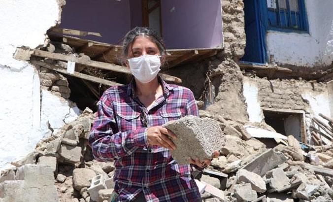 Doç. Dr. Selçuk: 'Yapı stoklarımız kötü, orta şiddetteki depremde yıkım yaşıyoruz'