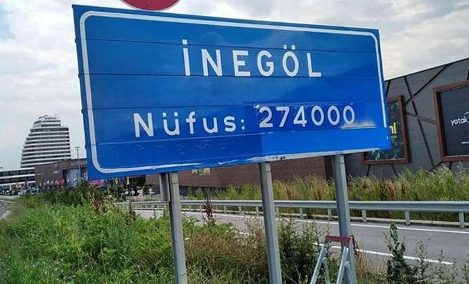 İnegöl'de tabelalar düzeltildi, Başkan Taban duruma açıklık getirdi