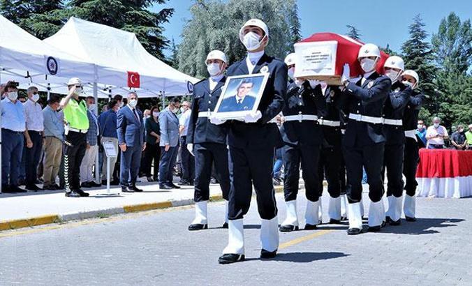 Emekli Emniyet Müdürü Kutlu, lösemiye yenik düştü