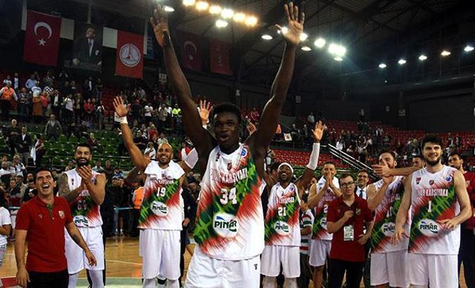 Pınar Karşıyaka'da Adem Bona kalıyor