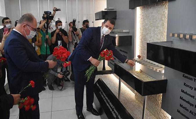 Sivas'ta '2 Temmuz'un 27'nci yılında, hayatını kaybedenler anıldı