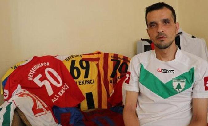 Futbol aşkını koleksiyona çevirdi