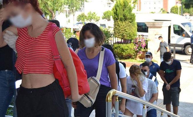 249 kişiyi, toplamda 72 bin lira dolandıran 'eskort' çetesi çökertildi