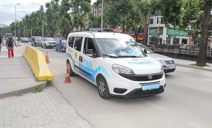Araç kullanırken cep telefonuyla konuşan polise ceza