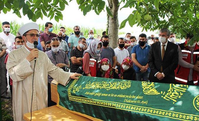 Havai fişek fabrikasındaki patlamada ölenler, toprağa verildi