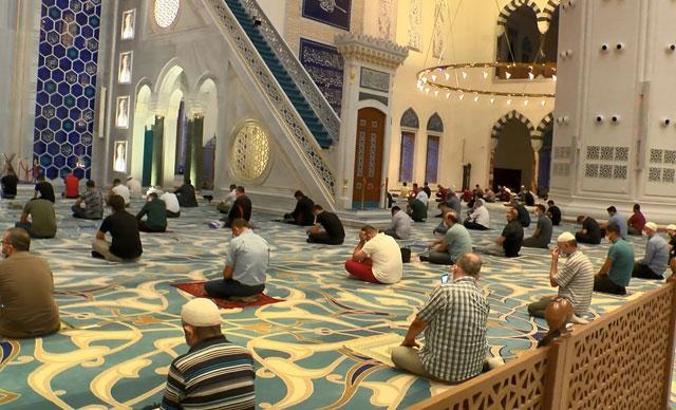 Ayasofya kararı sonrası İstanbul'da camilerde şükür duası