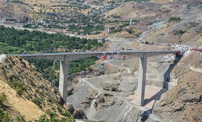Türkiye'nin en yüksek köprüsü açıldı