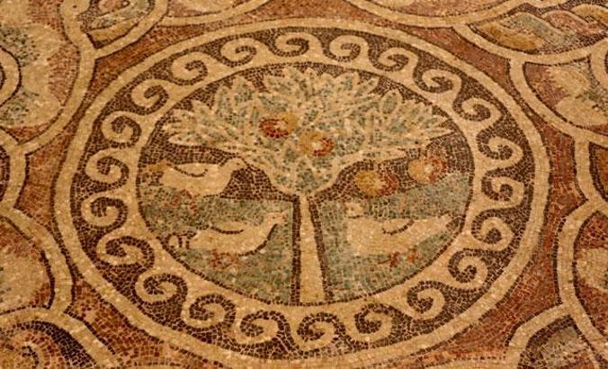 Kaçak kazıda ortaya çıkan 1800 yıllık 'elma mozaiği' sergileniyor