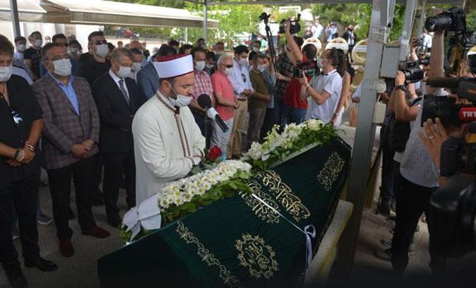 'Huysuz Virjin' son yolculuğuna uğurlandı