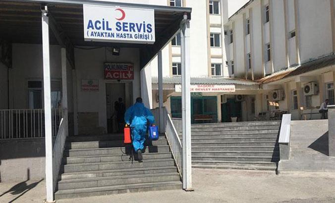 Başkale Devlet Hastanesi'nde, 10 sağlık çalışanının koronavirüs testi pozitif çıktı