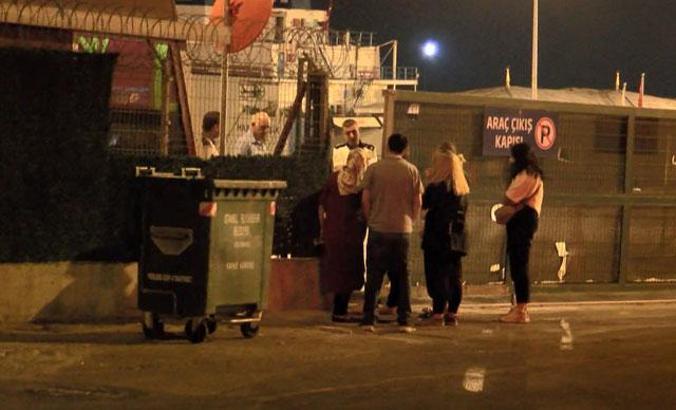 Kınalıada açıklarında deniz taksi kayalığa oturdu