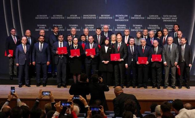 Bakan Kasapoğlu'ndan YKS tercih sürecindeki milli sporculara önemli hatırlatma