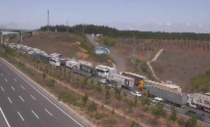 Yavuz Sultan Selim köprüsü çıkışında kaza : 1 ölü, 4 yaralı