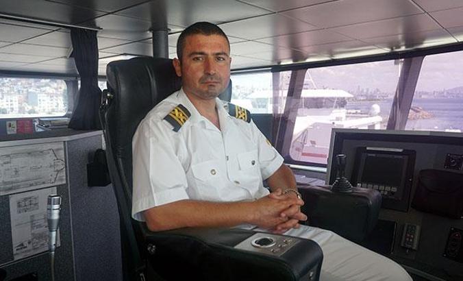 Marmara'da günlerce mahsur kalan balıkçıyı kurtaran kaptan: Çiğ balık yiyerek hayatta kalmış