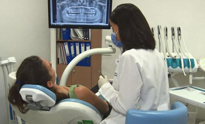 Uzmanlardan diş çürüklerine karşı maden suyu tavsiyesi