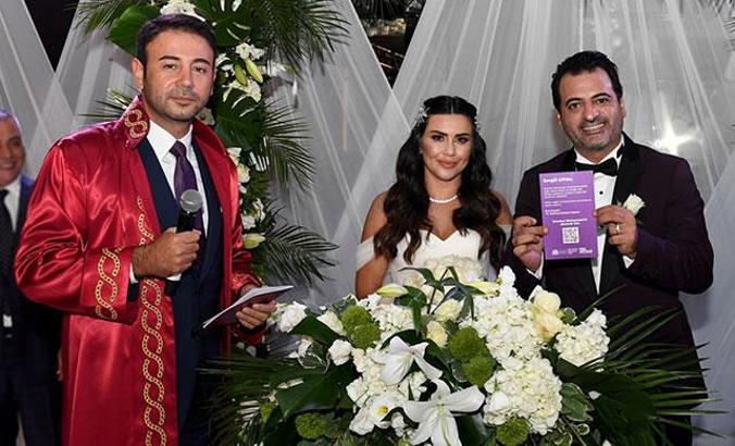 Beşiktaş’ta, evlenen çiftlere İstanbul Sözleşmesi kartı veriliyor