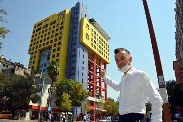 'Dünyanın en saçma binası' yıkılıyor