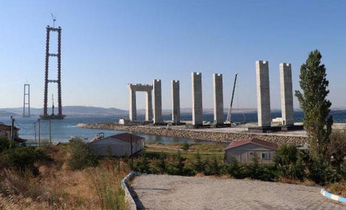 1915 Çanakkale Köprüsü'nde kılavuz halat çekimi nedeniyle Boğaz gemi geçişlerine kapatıldı